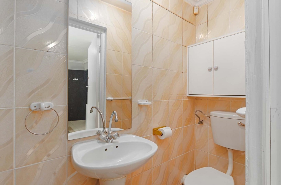 8 Bedroom Property for Sale in Milnerton Ridge Western Cape